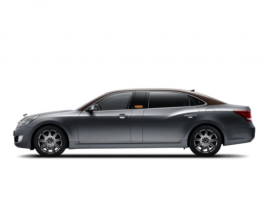  Hyundai Equus Limousine by Hermes 2013 года  (фото 4 из 4)